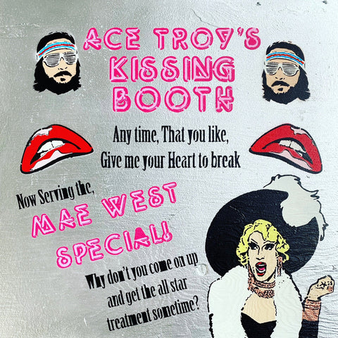 Kissing Booth